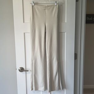 Like New Lululemon Ribbed Flare pants